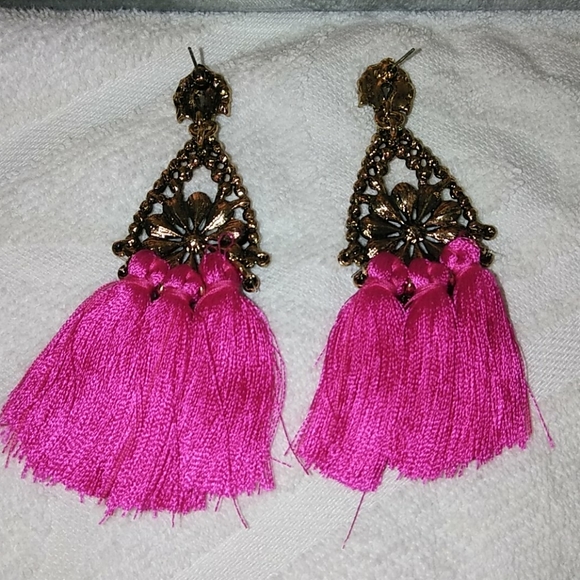 Statement 💗 Pink 💟Tassle Earrings ♥️ - Picture 6 of 8